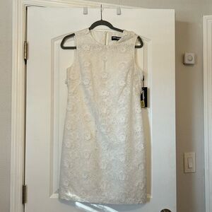 Karl Lagerfeld White Shift Dress with flowers size 6 NWT
